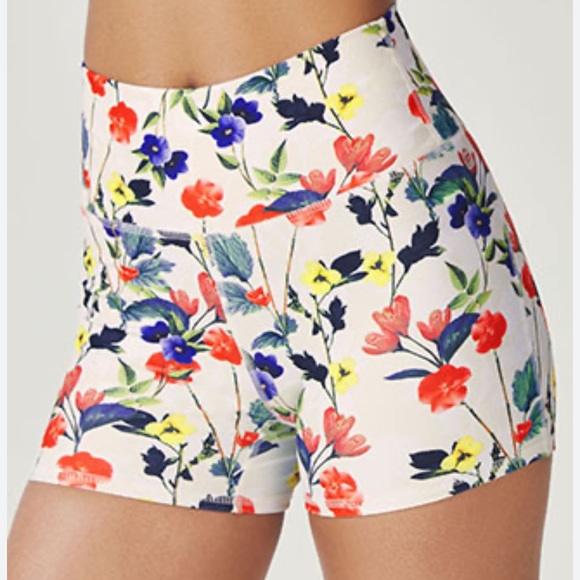 Fabletics Pants - Fabletics Define High-Waisted Short Women white floral size medium work out run